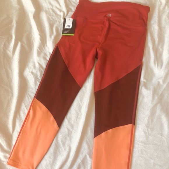 Workout leggings with tags❤️ - Picture 2 of 3